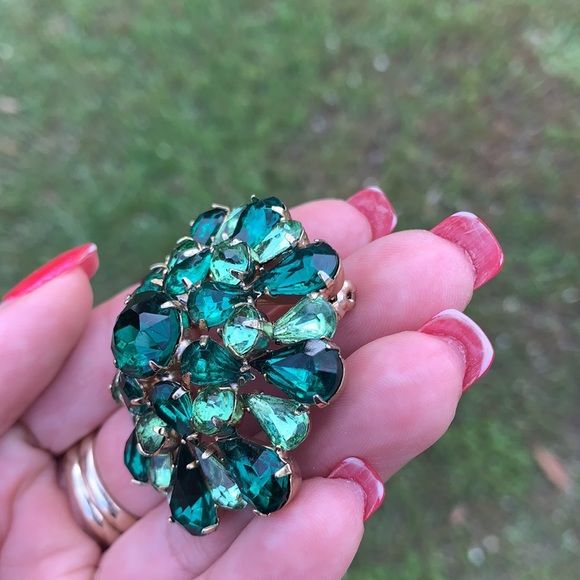 Vintage Gold-tone Green Rhinestone Domed Brooch - Picture 3 of 17